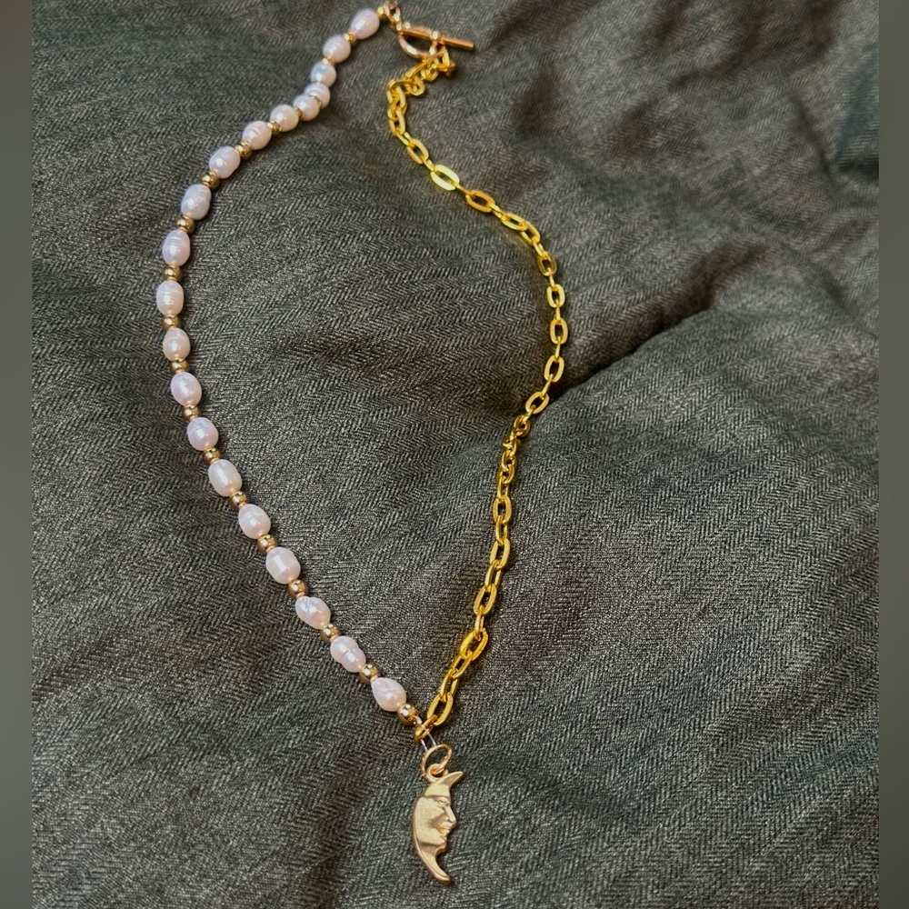 Half pearl half gold chain necklace with half moon charm 🌛handmade with love ❤️ - Picture 2 of 3